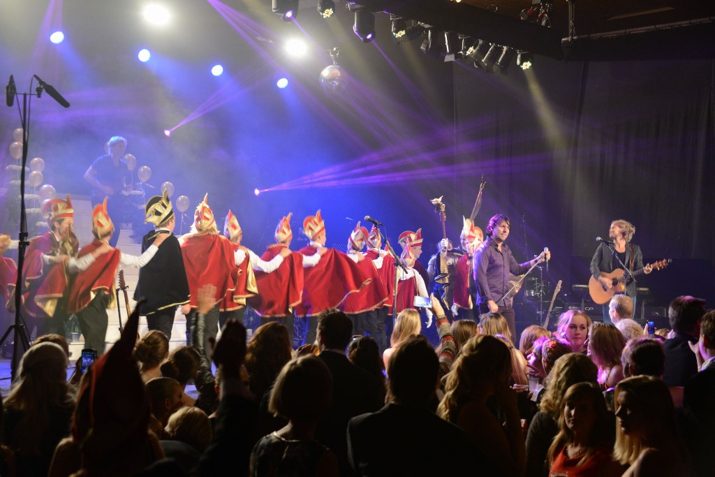 ../Images/Elf-Elf 2014 407.jpg